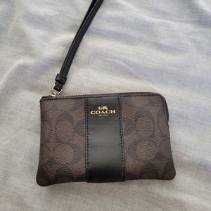 Coach wristlet wallet
